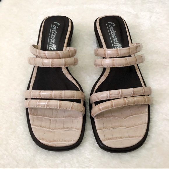 SOLD Leather Croc Sandals - Picture 3 of 7